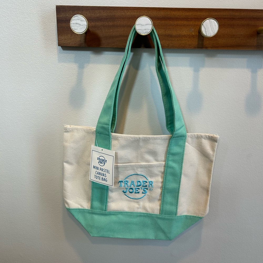 Trader Joe’s pastel totes.  All four colors included - Picture 5 of 5